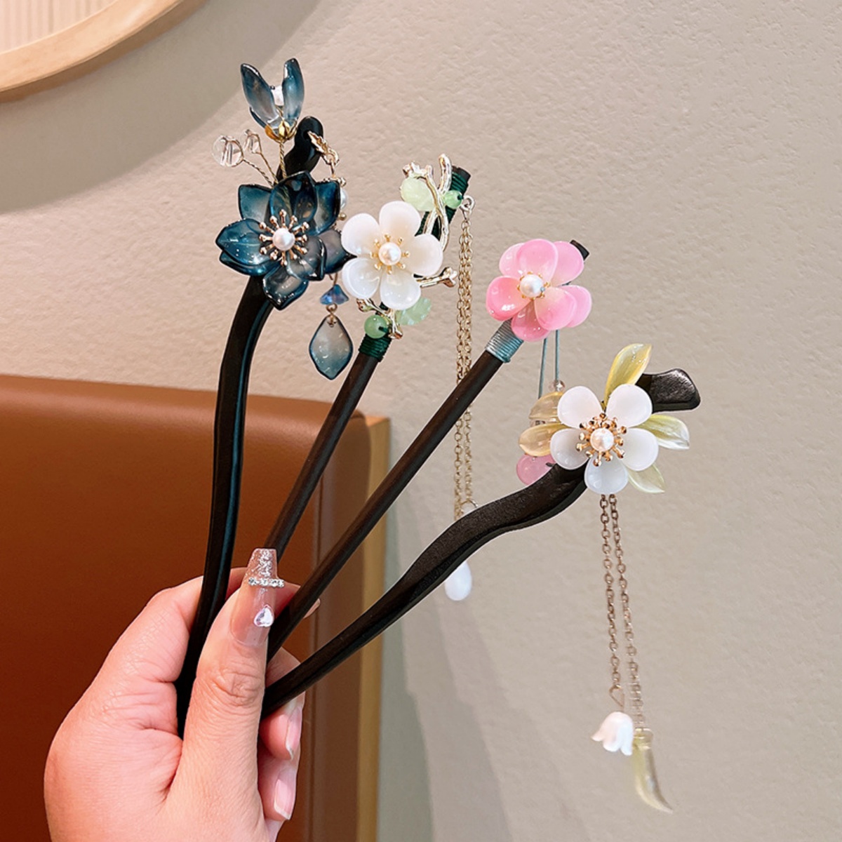 Exquisite Flower Tassel Wooden - Supply Florist 评论和价格